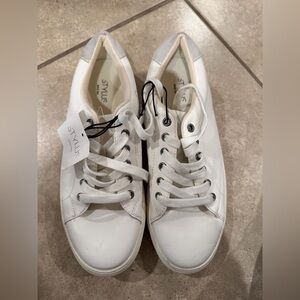 STYLUS White and Silver Casual Sneakers size9 (S-Display)